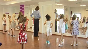 Модели в танцах: подготовка к конкурсу красоты Best Beautiful Mini Models в GallaDance
